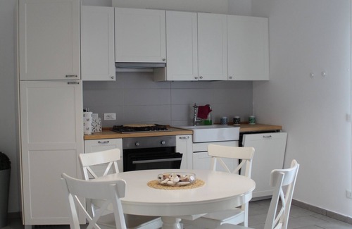 La Spezia Apartamento | NEW FLAT IN A QUIET AREA WITH PROVAT PARKING LOT AND GARDEN
