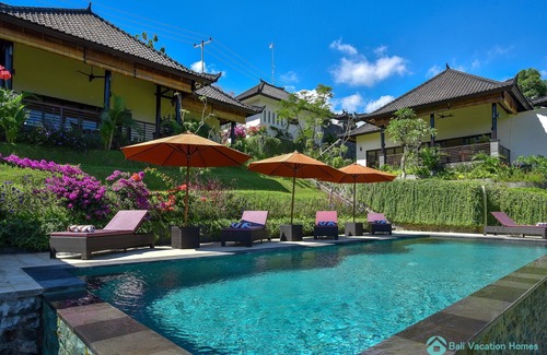 Tukad Mungga Villa | Nuevo en alquiler: 5 * Villa de lujo con piscina ~ Privado, Naturaleza, Playa Lovina ~