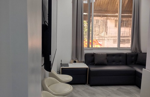 Santa Cruz Apartamento | New Furn 1 Br/1 Bath/Kitchen, Manila-Univ Belt, AC, Hot water, Wifi, Netflix -u2