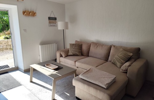 Paroisse Notre-Dame Apartamento | New furnished apartment with terrace and private parking.