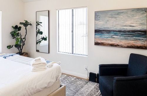 Southridge Village Casa | New Furnished Safe Elegant Home near NOS center