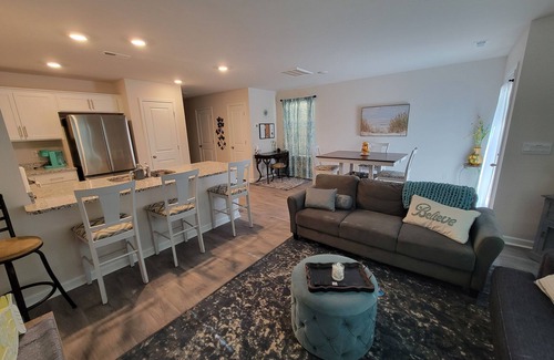 Carthage Casa | New Furnished Townhome Near Hospitals & Golf
