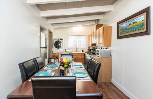 Tennyson - Alquire Casa | New! Gateway to SFO - King Bed - BART 10 min walk