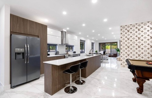 Croissant Park Casa | NEW! Golden Fox Downtown Pool House