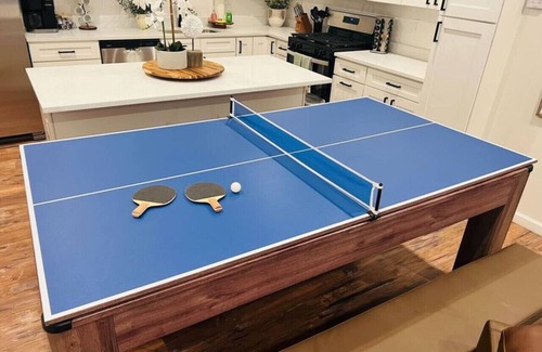 South Oakland Casa | NEW Gorgeous 4bd near universities Hot tub + Games