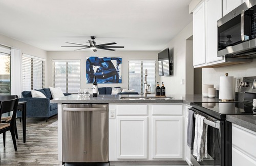 Peoria Casa | NEW Gorgeous 5bd3ba Home with Heated Pool!