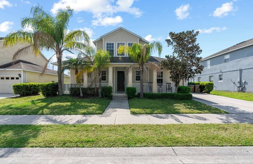 Trafalgar Village Casa | NEW! Gorgeous 6 bedroom house, Private Pool, Clubhouse, close to Disney World!