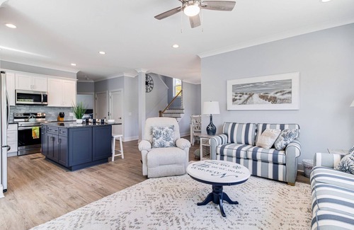 Tranquil Harbour Casa | New gorgeous home with Pool, New 8 seater Golf Cart, elevator, with easy access to beach