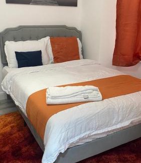 Luton Apartamento | New Guest House, Individual Ensuite Rooms with Comfortable Double Beds, TV and WiFi