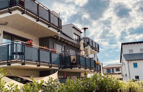 Seligenstadt Apartamento | Alquiler-Baño para personas con movilidad reducida-Terraza-Neues Glück
