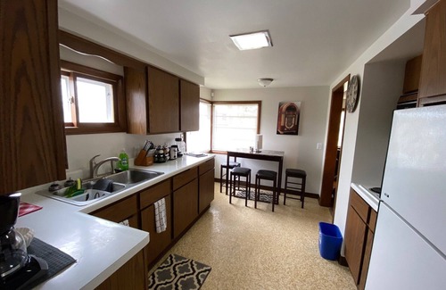 Racine Casa | New! Happy Days! Pro Cleaned, Self Check In - Sleeps 4