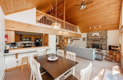 North Glade Hills Casa | New! Happy Times: Dogs OK, Lakefront, Dock Slip, A/C, Fire Pit!