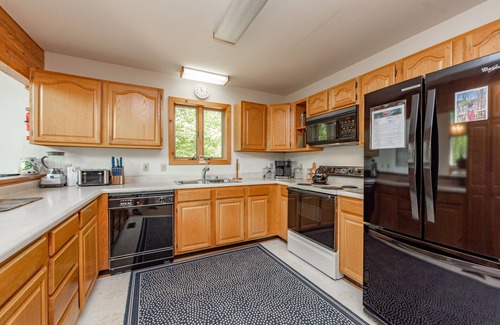 North Glade Hills Casa | New! Happy Times: Dogs OK, Lakefront, Dock Slip, A/C, Fire Pit!