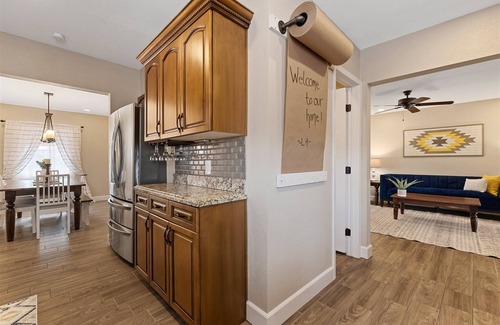 Encanto Casa | NEW ✴ HEATED POOL✴HOT TUB✴6 BR✴INCLUDES POOL HOUSE
