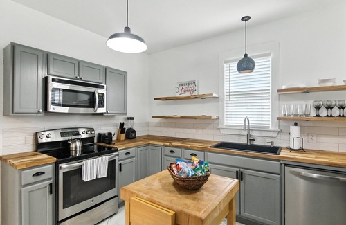 Elizabeth City Casa | NEW! Historic Elegance in the Heart of Elizabeth City