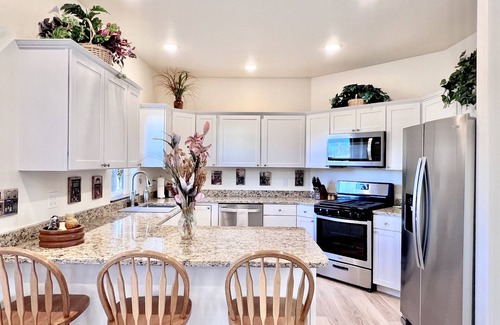 Darby Casa | New home, close to skiing, hunting, rodeos, hiking. Fenced yard, pet friendly.
