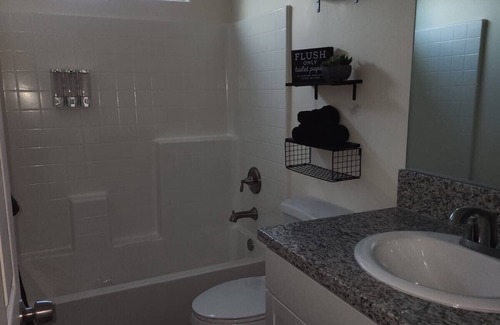 Delano Casa | NEW HOME IN CENTRAL DELANO. COZY, QUIET, PEACEFUL