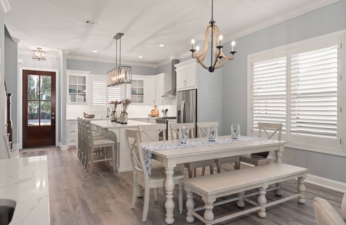 King City Casa | New Home in King City, Sleeps 10, Pool and Screened in Porch with TV!