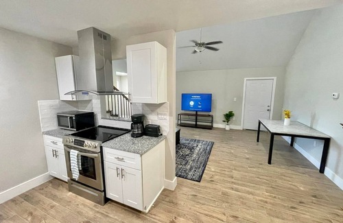 Lake Dallas Casa | New home large yard and garage!