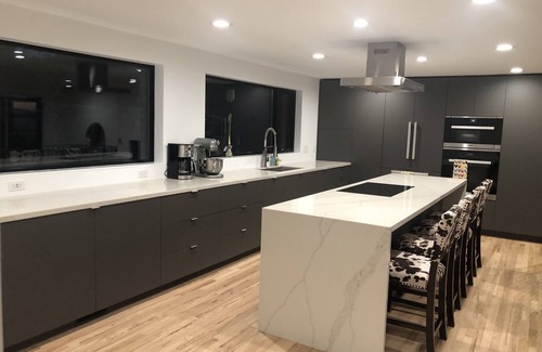 Salt Lake City Casa | New Home & Luxury Finishes + Breathtaking Views!! Huge Open Concept - Sleeps 8