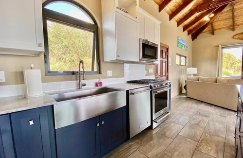 Estate Emmaus Casa | New home, Privately nestled w/ your own pool and spectacular views! Backup Power