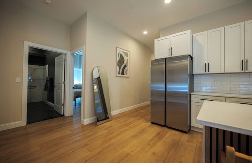 Hough Casa | New Home, Walk to Clinic, Private Patio & Hot Tub!