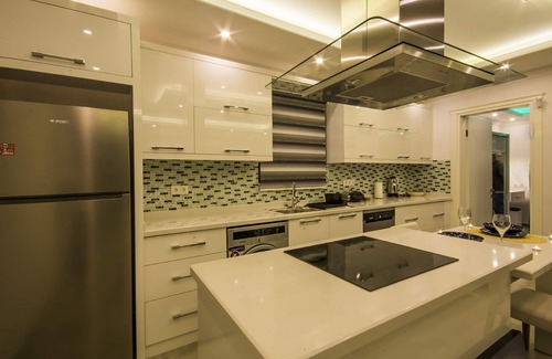 Uzumlu Villa | Nueva Villa Honeymon con piscina totalmente privada y piscina cubierta, en un entorno de pueblo