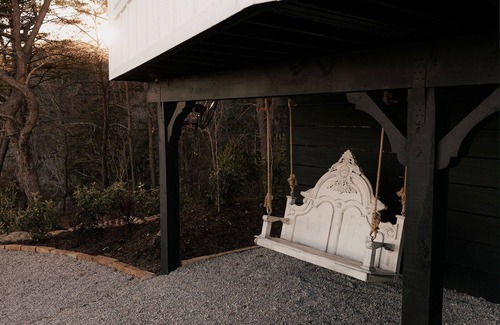 Lupton City Cabina | NEW Honeymoon Treehouse
