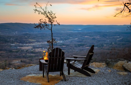 Lupton City Cabina | NEW Honeymoon Treehouse