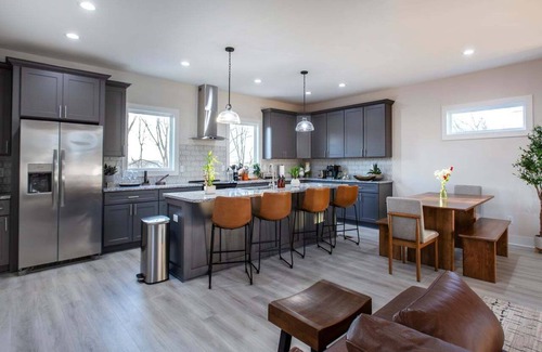 Hope Gardens Casa | NEW ★HOT AREA★ SPACIOUS WALK to Downtown 1.5mi to Broadway
