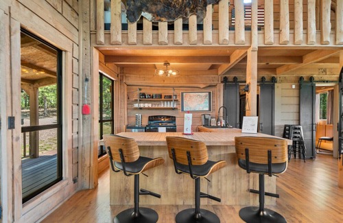 Centerville Cabina | New Hot Tub! Jude's Peak on Big Piney Creak