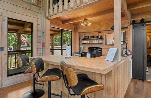 Centerville Cabina | New Hot Tub! Jude's Peak on Big Piney Creak