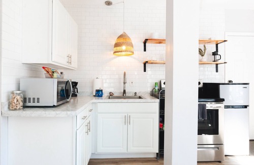 Wilmington Beach Apartamento | New Hot Tub, Surf Studio, Easy Walk to Beach!