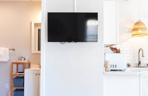 Wilmington Beach Apartamento | New Hot Tub, Surf Studio, Easy Walk to Beach!