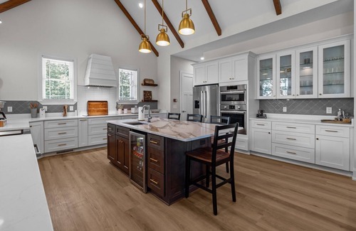 Southmont Casa | NEW HOUSE! 5 Bedroom-Pet Friendly-High Rock Lakefront Luxury in charming Denton