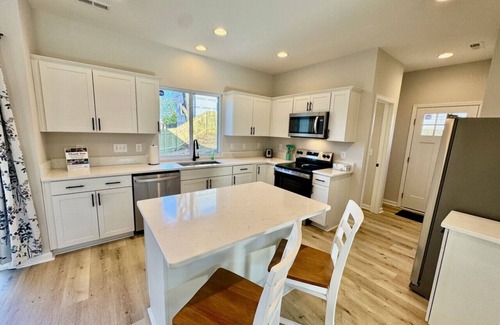 High Point Casa | New House! Close to HPU & HPMKT