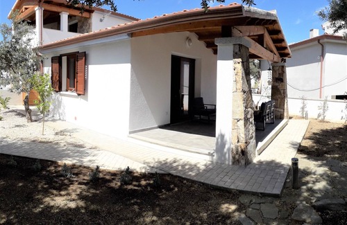 Posada Casa | NEW HOUSE, & FENCED GARDEN, PRIVATE PARKING NEAR BEACHES.