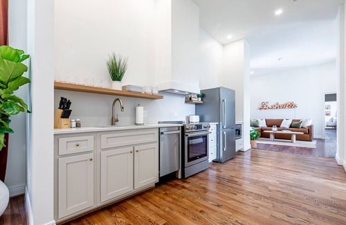 Germantown Condominio | New! House of Hudson two miles from Downtown Nash