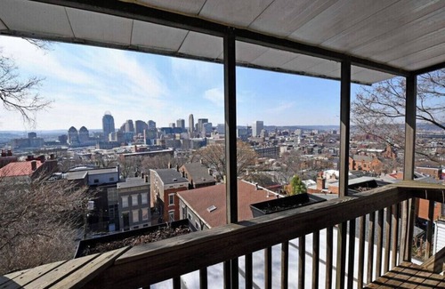 Mount Auburn Casa | NEW House of Liberty: 3BR 2BA w/ PRVT Hot Tub, Modern Patio, Amazing City Views