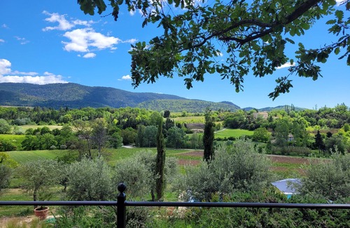 Malaucene Casa | New House : quiet, view, Mont Ventoux