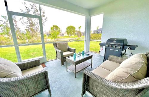 Trafalgar Casa | New house with canal view in Cape Coral