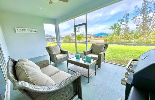 Trafalgar Casa | New house with canal view in Cape Coral