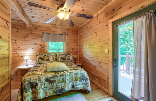 Rockbridge Cabina | ¡Precioso lodge en la cima de la colina con impresionantes vistas! Alojamiento que acepta mascotas cerca de Rock House.