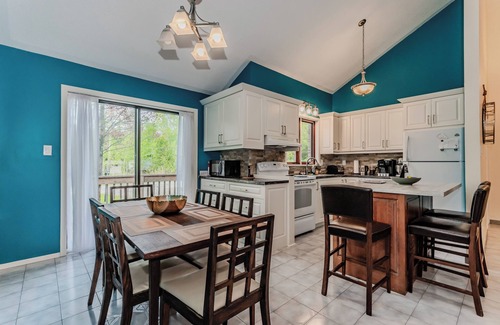 Sauble Beach Casa | NEW in Sauble - Sauna & Hot Tub at Sauble Shores