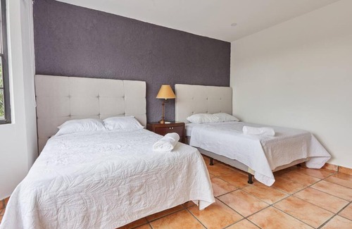 Antiguo Cuscatlan Casa | New in the heart of the city 5 min to US Embassy