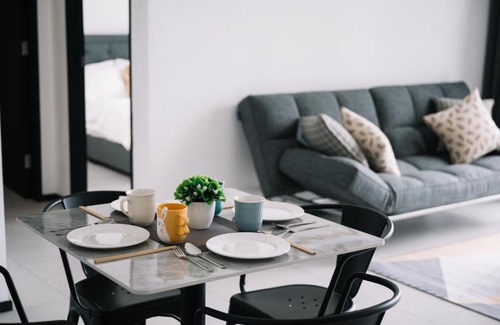 George Town Apartamento | NEW Infinity Pool 3 Bedrooms 2 Carparks
