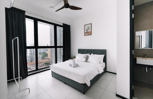 George Town Apartamento | NEW Infinity Pool 3 Bedrooms 2 Carparks