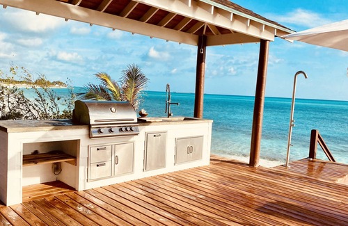 Tar Bay Casa | New IslandChicBeach Home! StunningViews-Pool-OutdoorKitchen-Reef-mini bballCourt