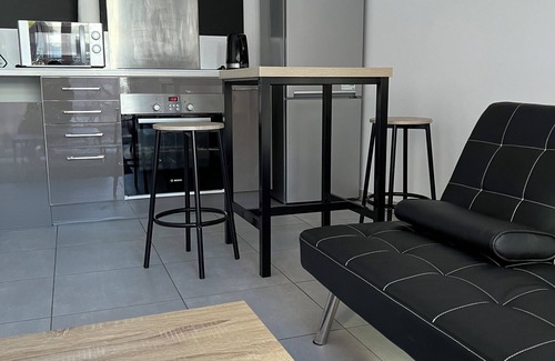 Croix-d'Argent Apartamento | New "K" residence, 10 mn from train station, near St Roch clinic, parking space