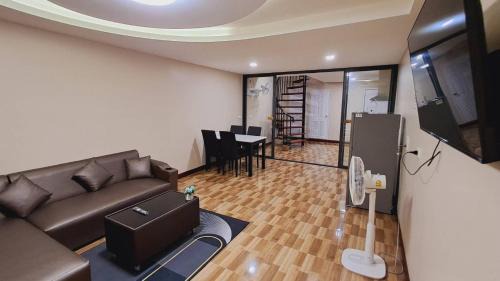 Ratchathewi Casa | NEW! KG home 3 Bedrooms/Free Wi-Fi